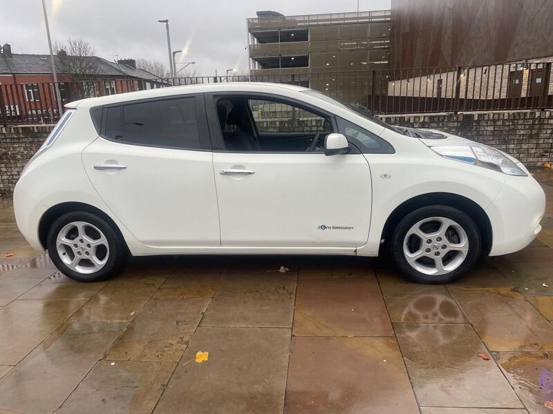View NISSAN LEAF 30kWh Acenta Auto 5dr