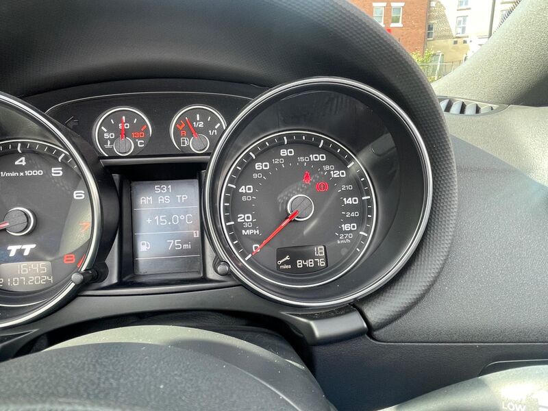AUDI TT