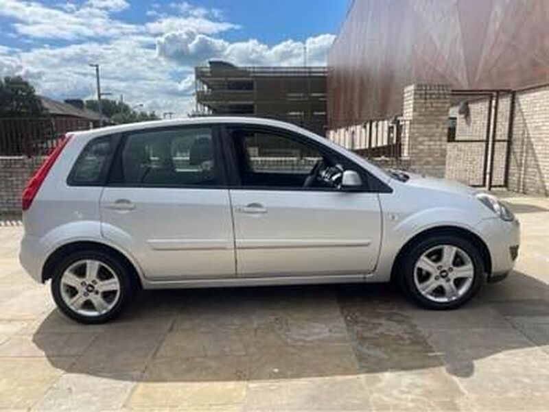 View FORD FIESTA 1.25 Zetec Climate 5dr