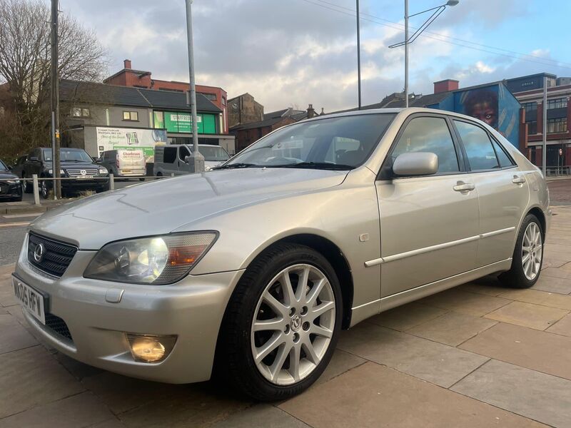 LEXUS IS