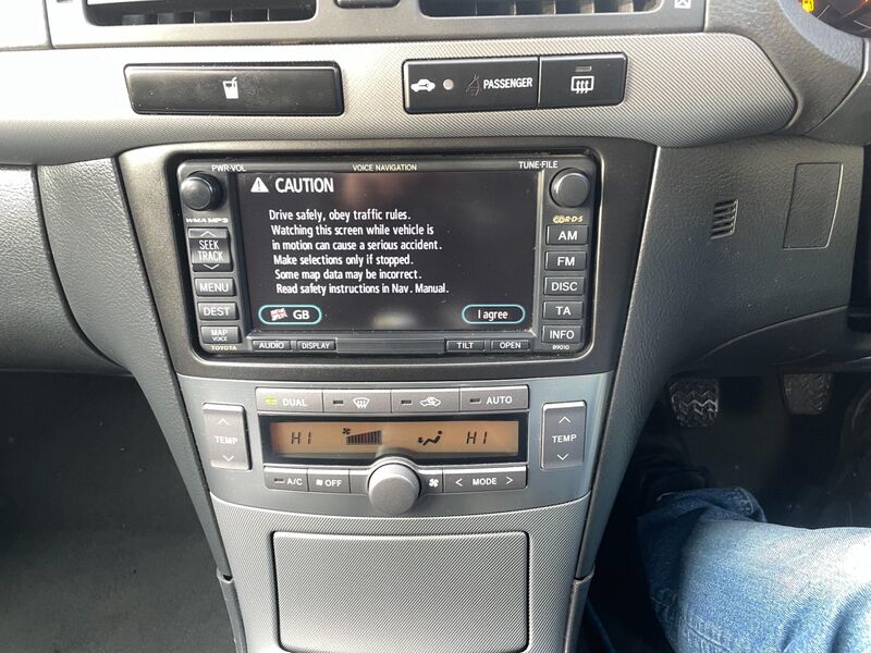 TOYOTA AVENSIS