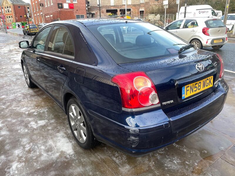 View TOYOTA AVENSIS 2.2 D-4D TR 5dr