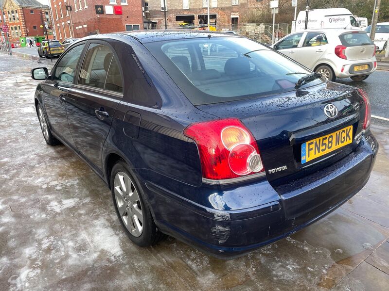 View TOYOTA AVENSIS 2.2 D-4D TR 5dr