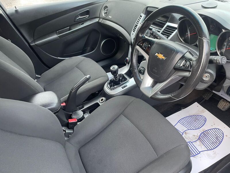 CHEVROLET CRUZE
