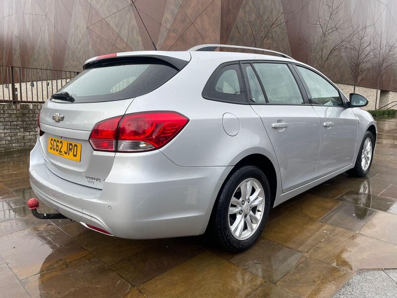 View CHEVROLET CRUZE 1.7 VCDi LT Euro 5 (s/s) 5dr