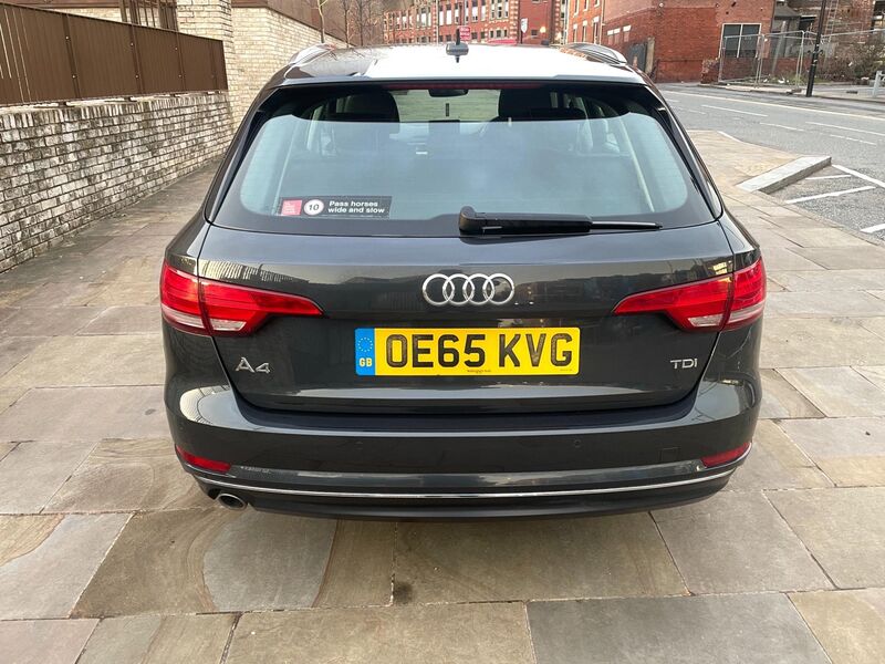 AUDI A4 AVANT