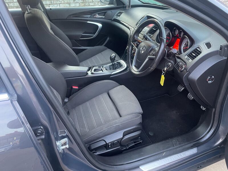 VAUXHALL INSIGNIA