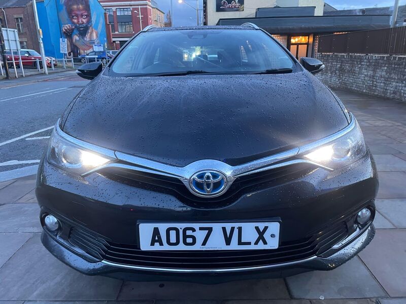 TOYOTA AURIS