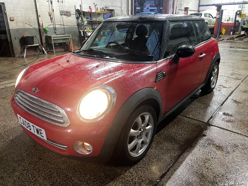 MINI HATCH