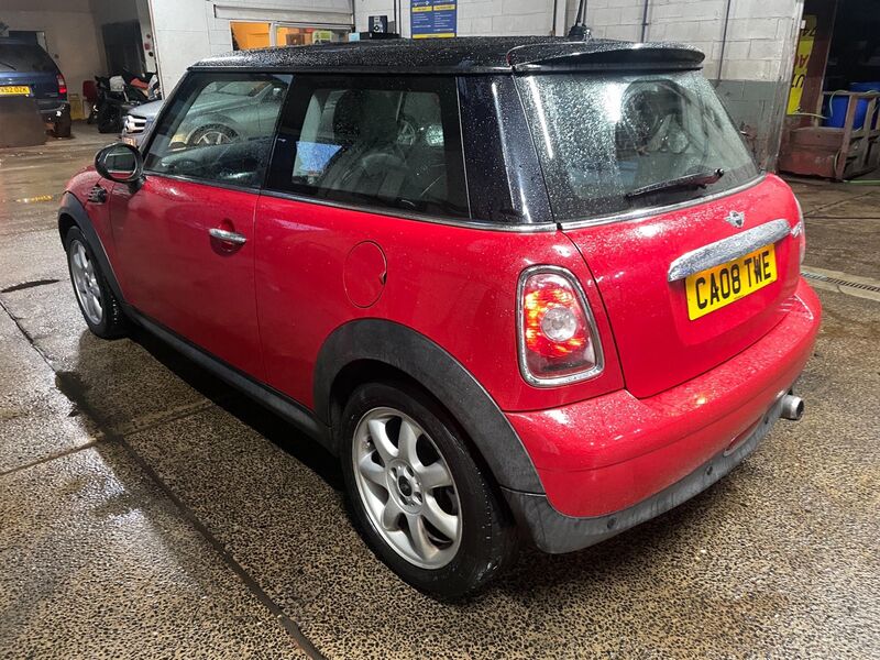 MINI HATCH