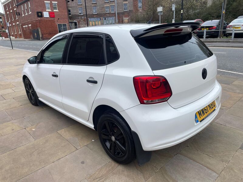 VOLKSWAGEN POLO