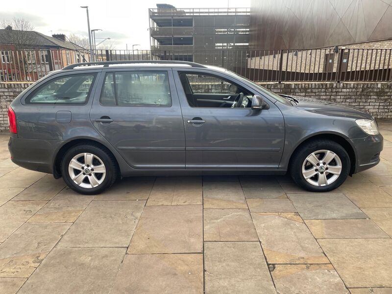 View SKODA OCTAVIA 1.2 TSI SE Euro 5 5dr