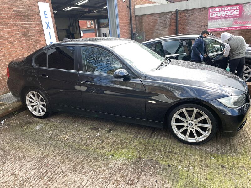 View BMW 3 SERIES 2.0 318d ES Euro 4 4dr