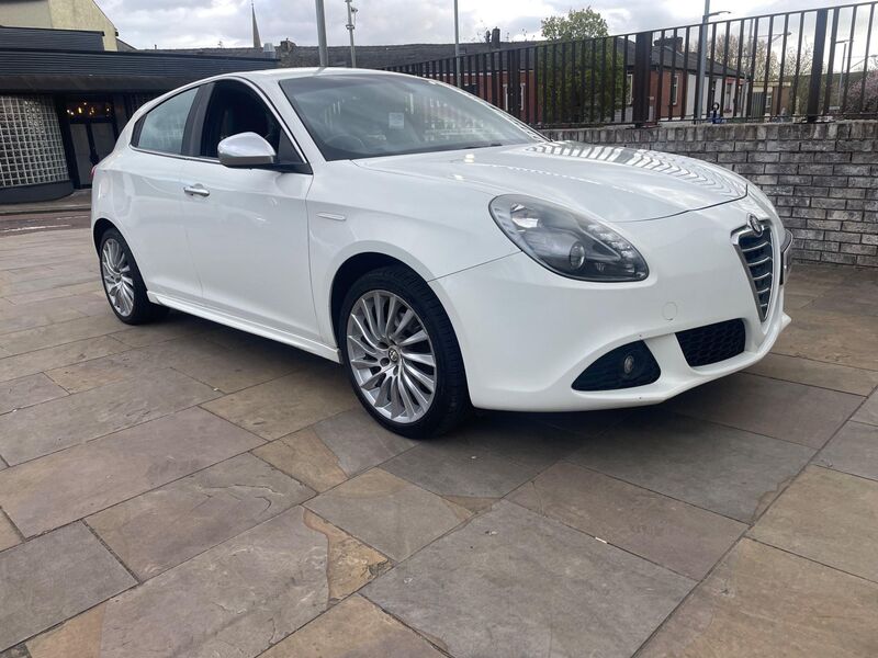 View ALFA ROMEO GIULIETTA 2.0 JTDM-2 Veloce Euro 5 (s/s) 5dr