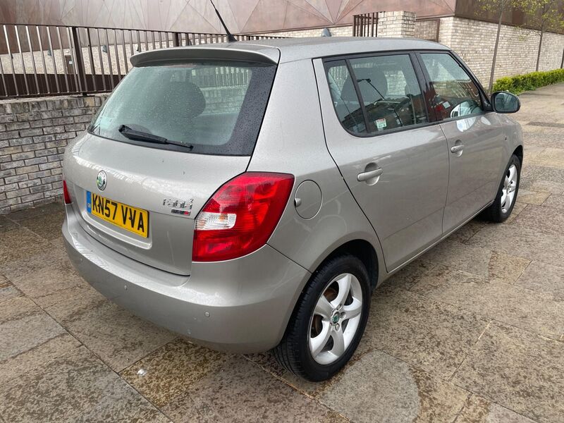 View SKODA FABIA 1.6 16V 2 5dr