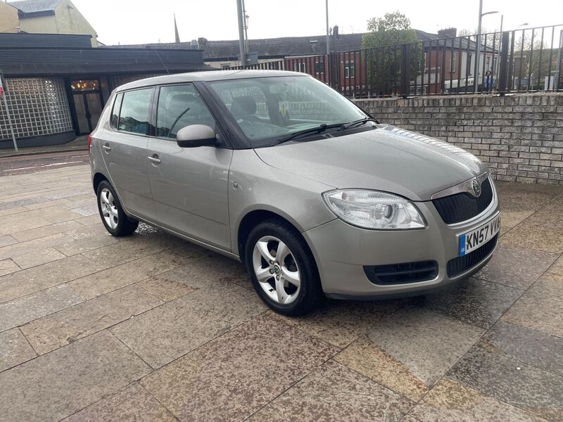 View SKODA FABIA 1.6 16V 2 5dr