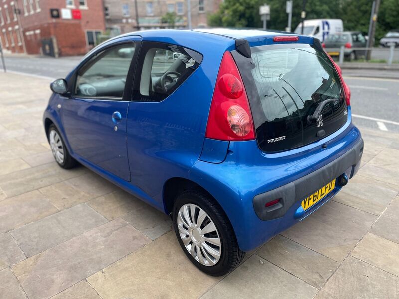PEUGEOT 107