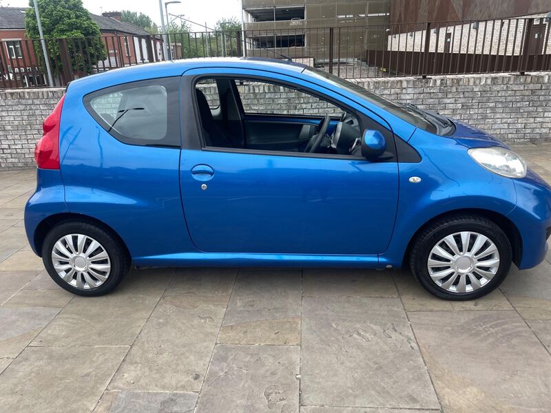 View PEUGEOT 107 1.0 12V Urban Euro 5 3dr