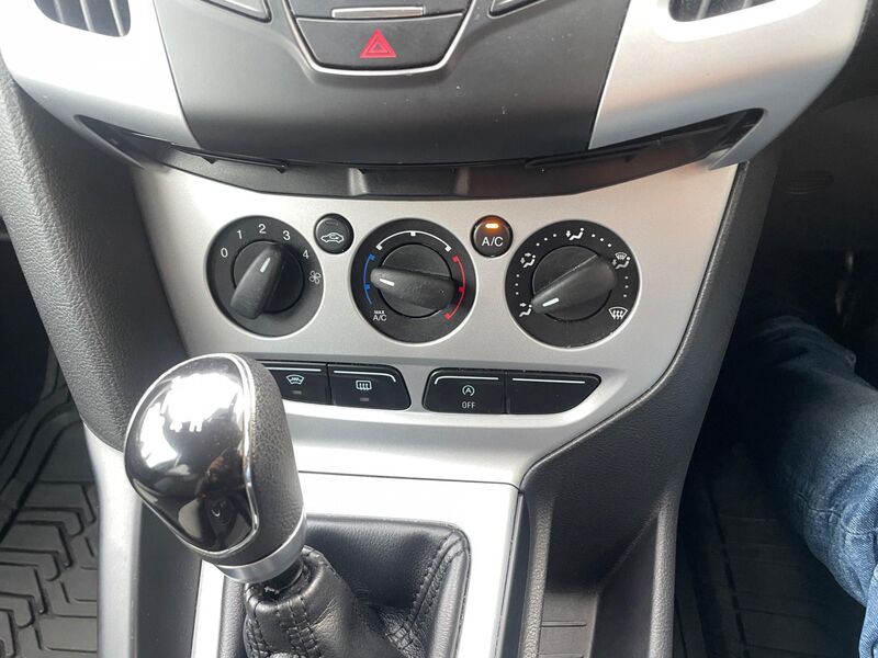 FORD FOCUS