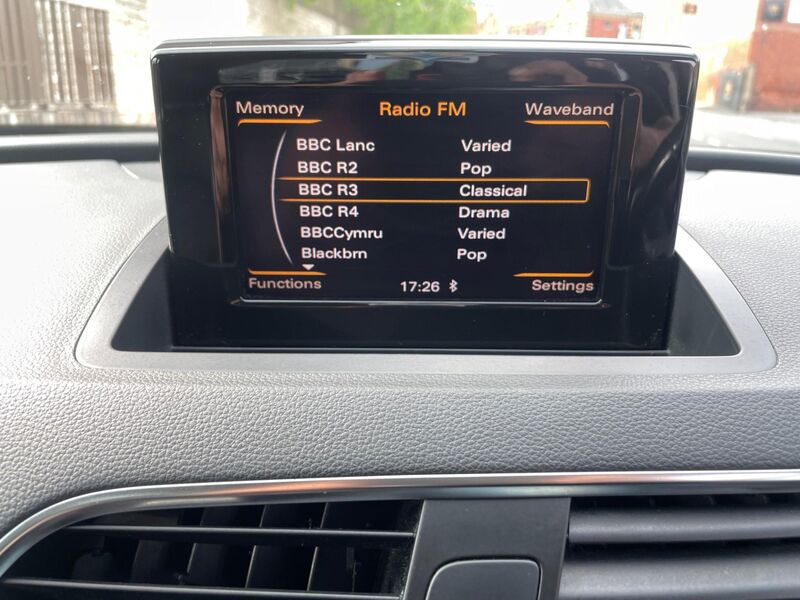 AUDI Q3