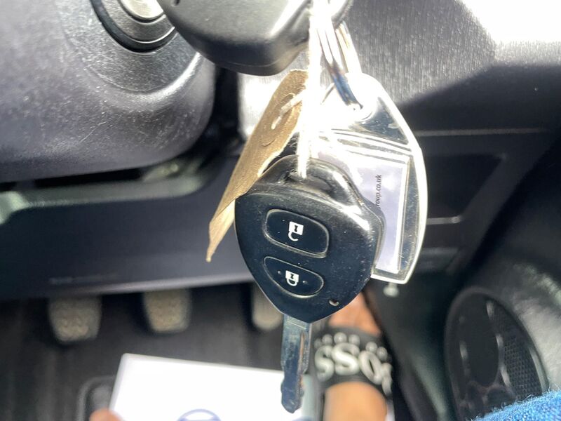 TOYOTA YARIS