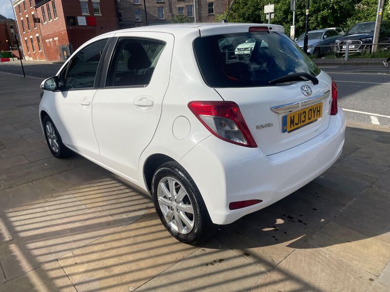 TOYOTA YARIS