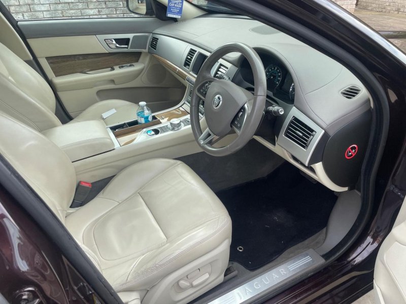 JAGUAR XF