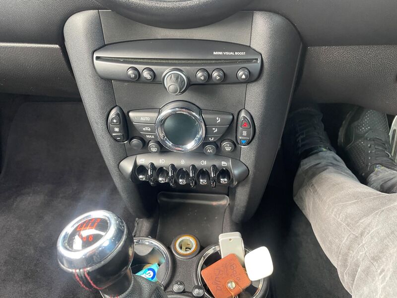 MINI HATCH