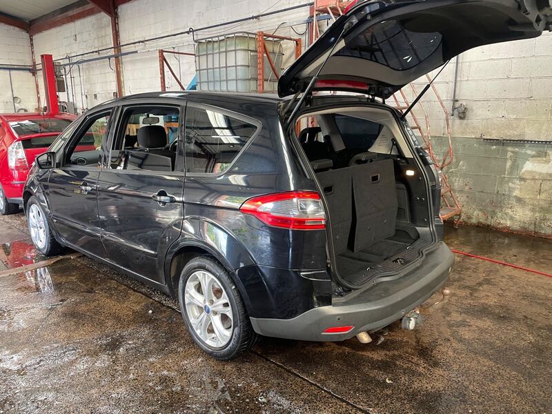 View FORD S-MAX 2.0 TDCi Zetec Euro 5 5dr