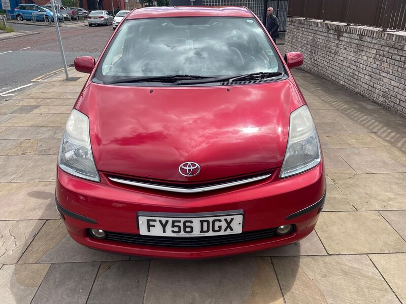 TOYOTA PRIUS