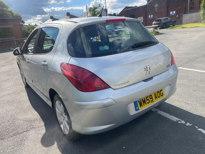 PEUGEOT 308