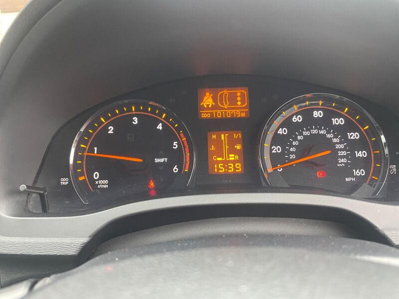 TOYOTA AVENSIS