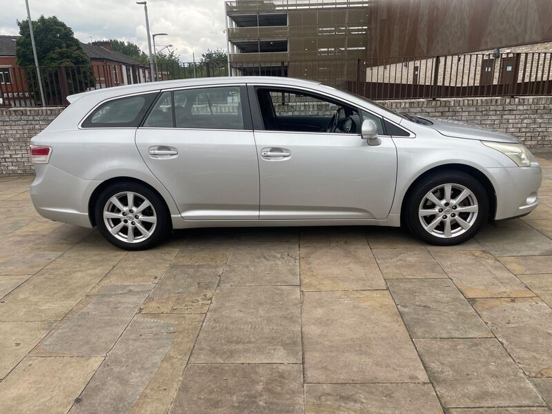 View TOYOTA AVENSIS 2.2 D-4D TR Tourer Euro 5 5dr