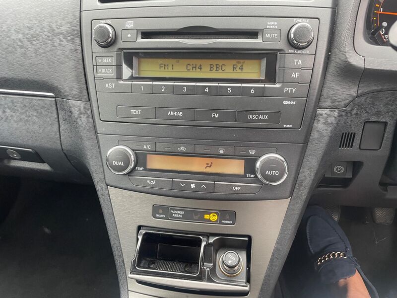 TOYOTA AVENSIS