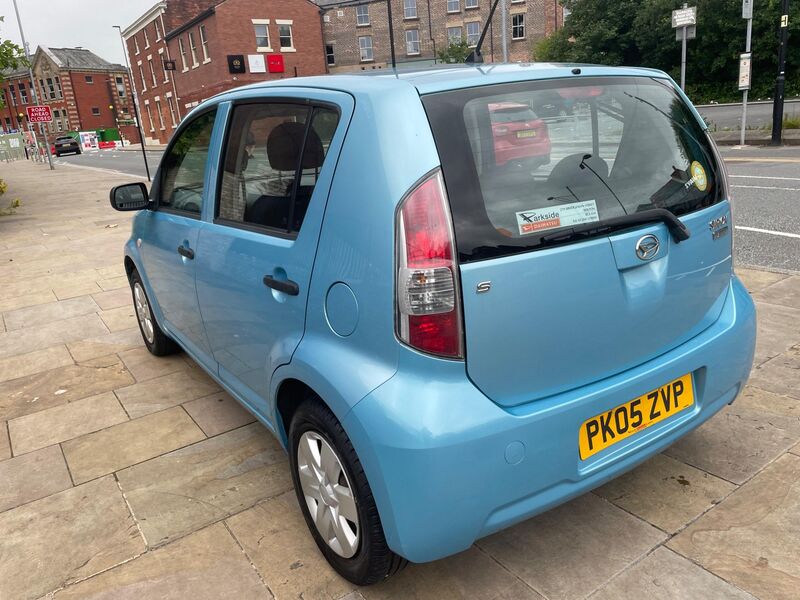 DAIHATSU SIRION