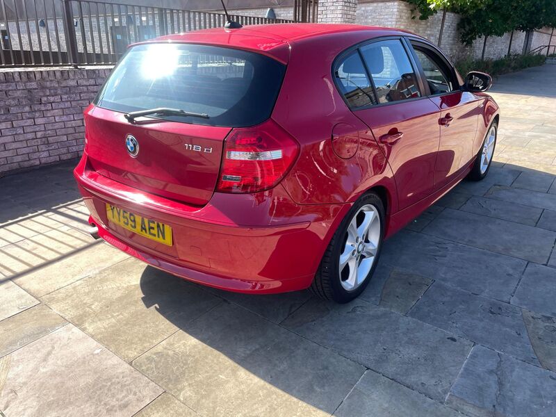 View BMW 1 SERIES 2.0 118d Sport Euro 5 5dr