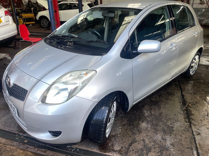View TOYOTA YARIS 1.3 VVT-i T3 5dr