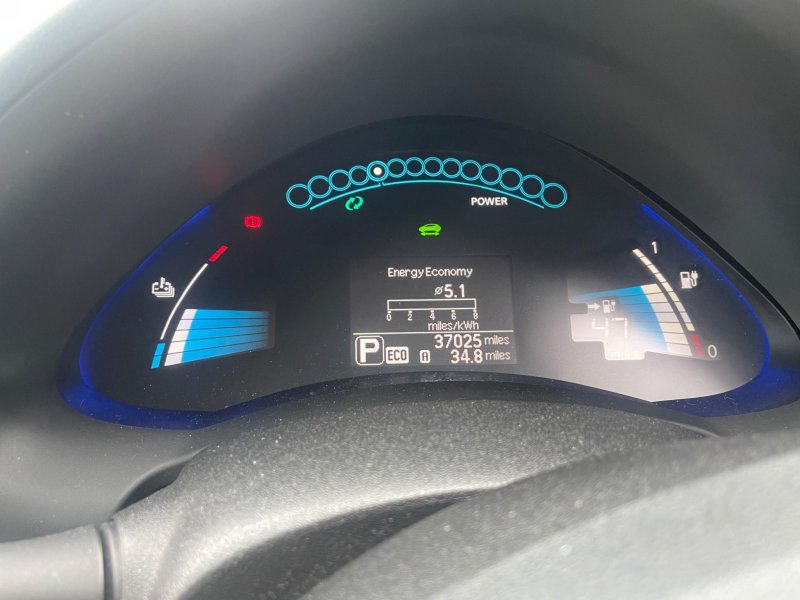 NISSAN LEAF