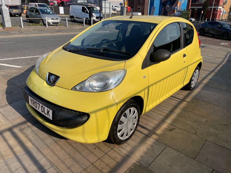 PEUGEOT 107