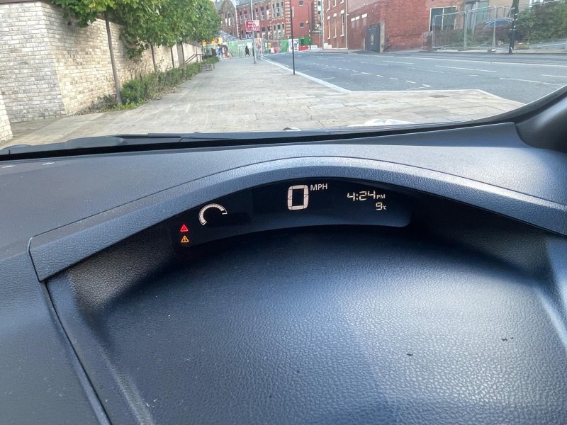 NISSAN LEAF