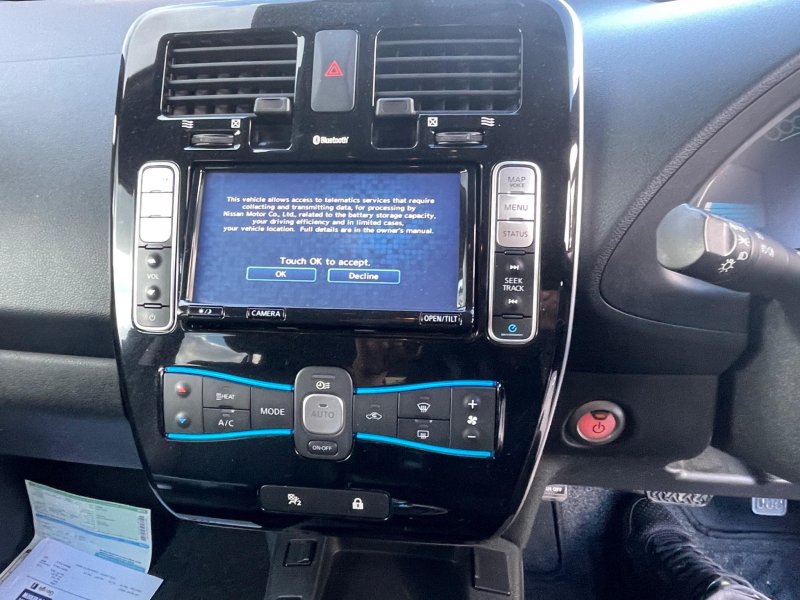 NISSAN LEAF