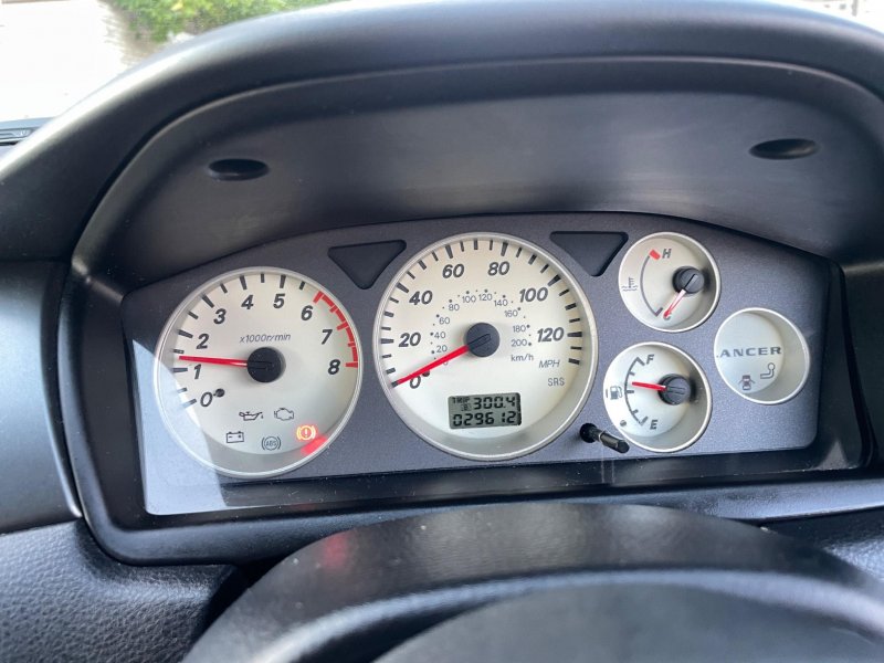 MITSUBISHI LANCER