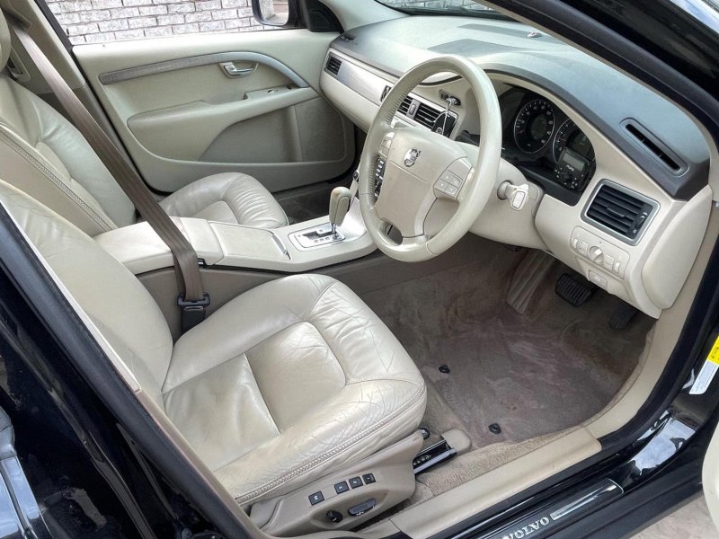 VOLVO XC70