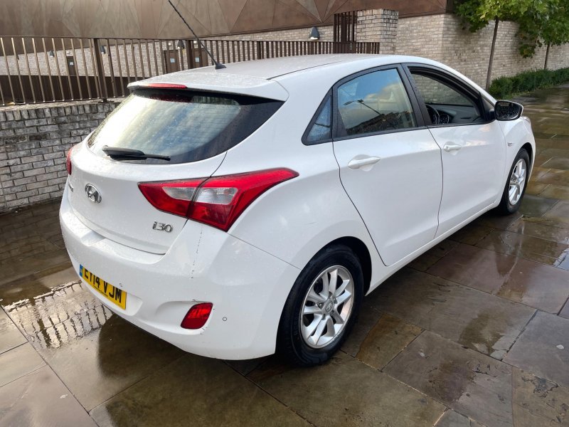 View HYUNDAI I30 1.6 CRDi Blue Drive Active Euro 5 (s/s) 5dr