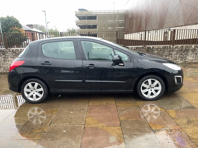 View PEUGEOT 308 1.6 HDi Active Euro 5 5dr