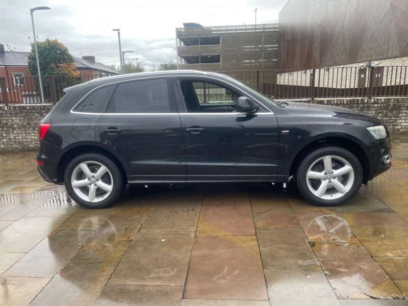 View AUDI Q5 2.0 TFSI S line quattro Euro 5 5dr