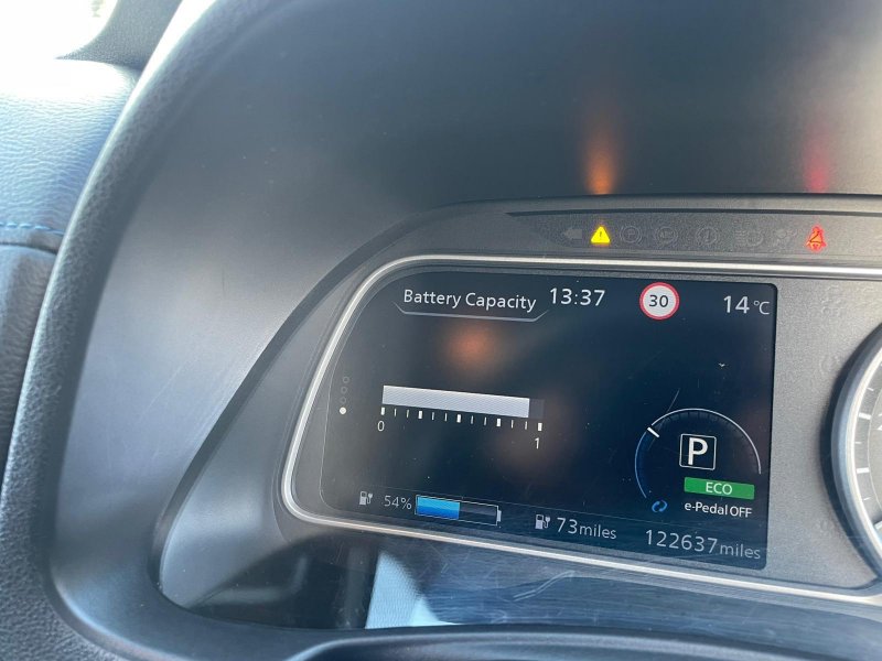 NISSAN LEAF