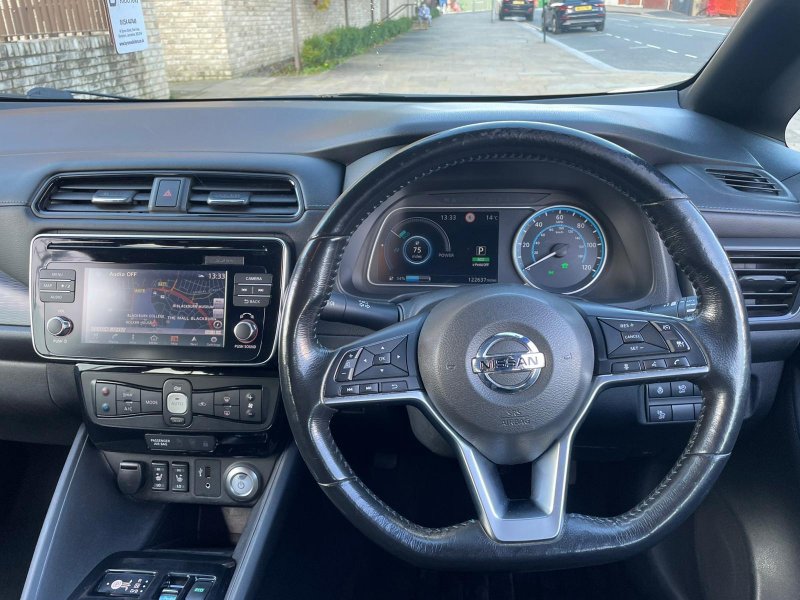 NISSAN LEAF
