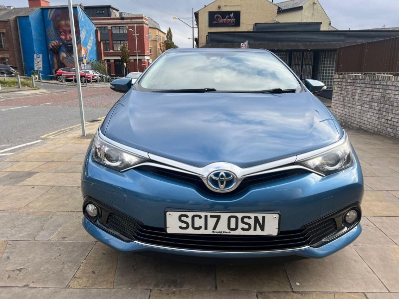 View TOYOTA AURIS 1.8 VVT-h Design CVT Euro 6 (s/s) 5dr (Safety Sense)