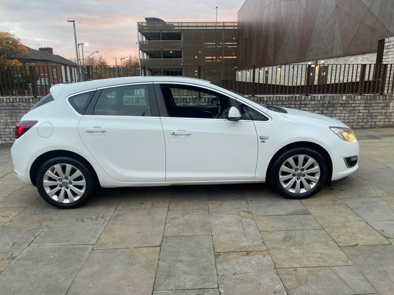View VAUXHALL ASTRA 2.0 CDTi ecoFLEX Elite Euro 5 (s/s) 5dr